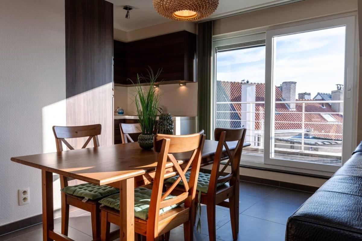 Superb Duplex In A Recently Finished Building, Very Centrally Located But Still Within Walking Distance Of The Sea And The Beach Appartement *
