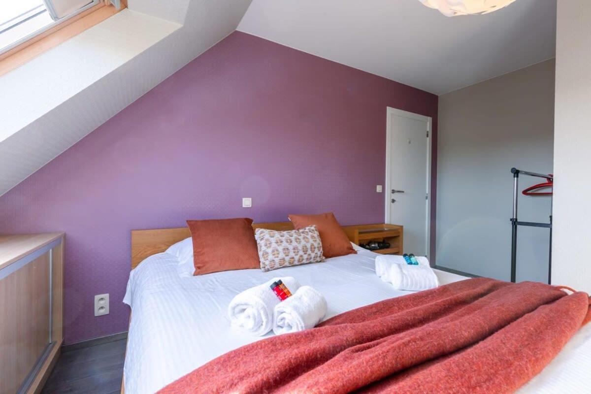 Superb Duplex In A Recently Finished Building, Very Centrally Located But Still Within Walking Distance Of The Sea And The Beach Appartement Oostende